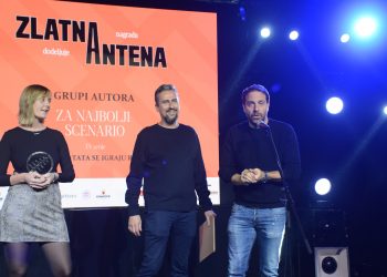 ZLATNA ANTENA za najbolji scenario grupi autora TV serije MAMA I TATA SE IGRAJU RATA