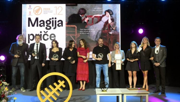 ČITAOCI „NOVOSTI“ ODLUČILI: Zlatna antena za najpopularniji glumački par Milici Pavlović i Milošu Timotijeviću (FOTO)